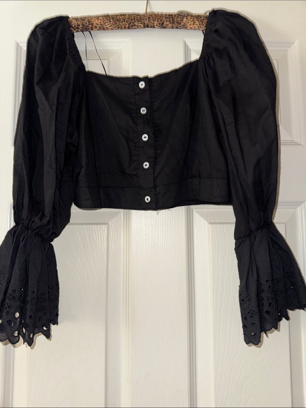 Forever 21 Black Puff-Sleeve Eyelet Cuff Crop Top